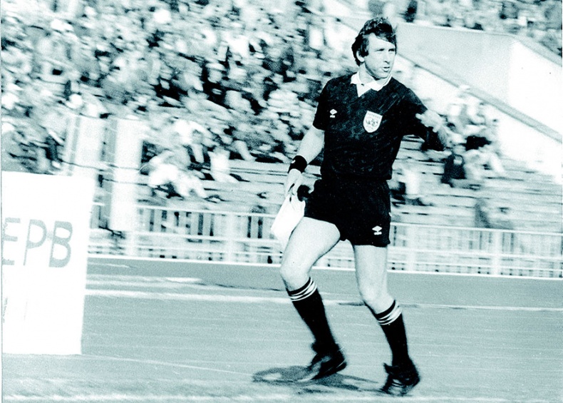 Иллюстрация к книге — Люди в черном. Непридуманные истории о судействе начистоту [i_016.jpg]