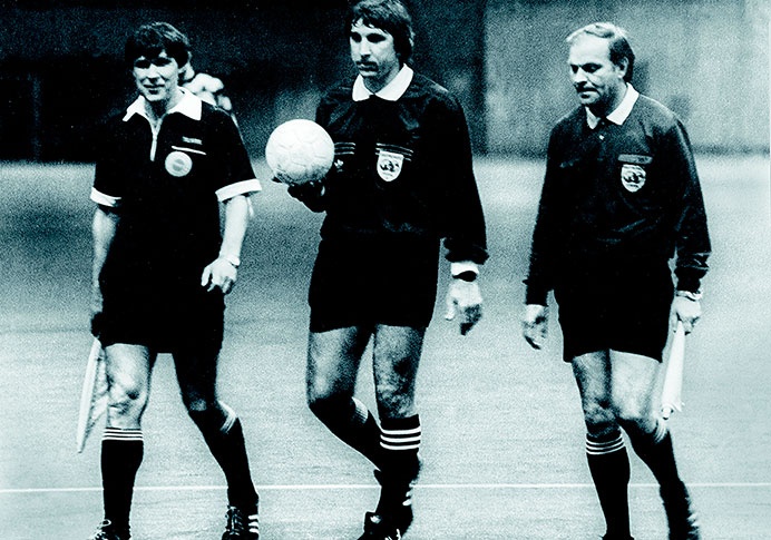 Иллюстрация к книге — Люди в черном. Непридуманные истории о судействе начистоту [i_027.jpg]