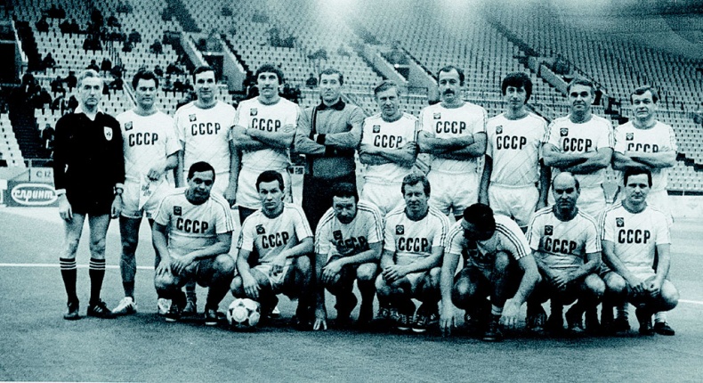 Иллюстрация к книге — Люди в черном. Непридуманные истории о судействе начистоту [i_032.jpg]