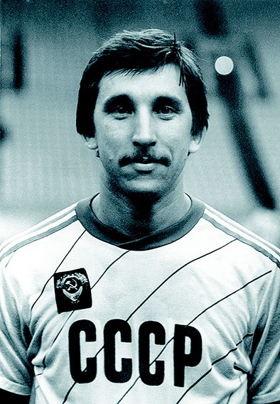 Иллюстрация к книге — Люди в черном. Непридуманные истории о судействе начистоту [i_033.jpg]