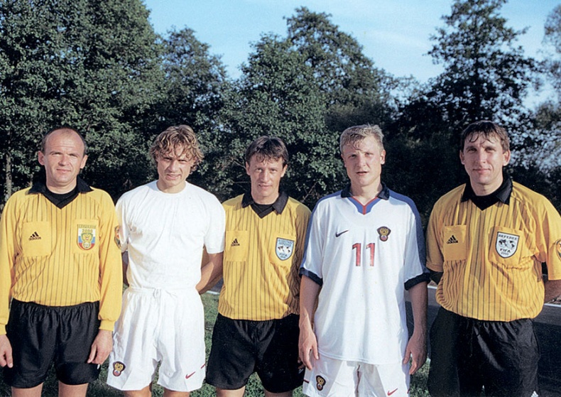 Иллюстрация к книге — Люди в черном. Непридуманные истории о судействе начистоту [i_053.jpg]