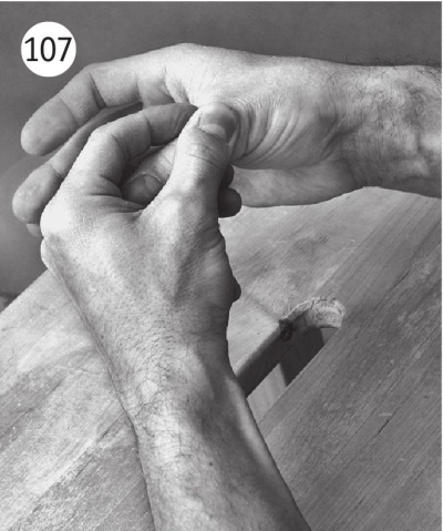 Иллюстрация к книге — 5 минут изометрических упражнений для тех, кто не отрывает попы от стула [autogen_ebook_id133.jpg]