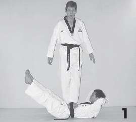 Иллюстрация к книге — Выживают сильнейшие. Физическая подготовка в практике боевых искусств и единоборств [i_059.jpg]