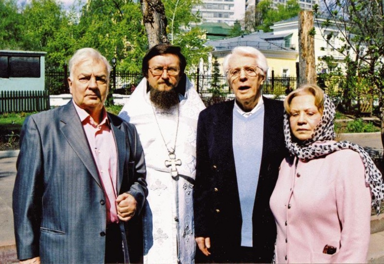 Иллюстрация к книге — Я везучий. Вспоминаю, улыбаюсь, немного грущу [i_110.jpg]