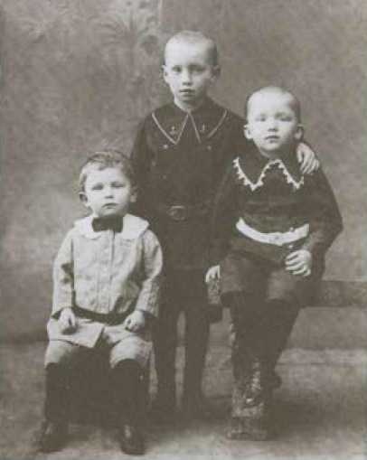 Иллюстрация к книге — Расплетин [i_007.jpg]