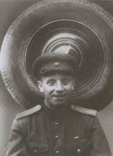 Иллюстрация к книге — Расплетин [i_027.jpg]