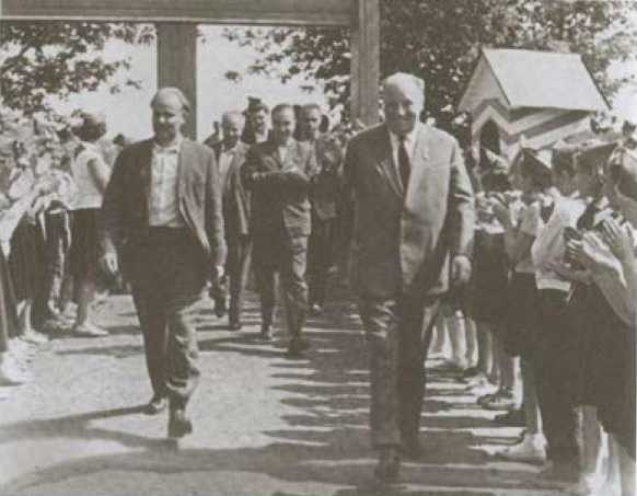 Иллюстрация к книге — Расплетин [i_048.jpg]