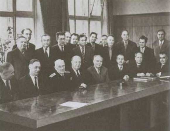 Иллюстрация к книге — Расплетин [i_052.jpg]