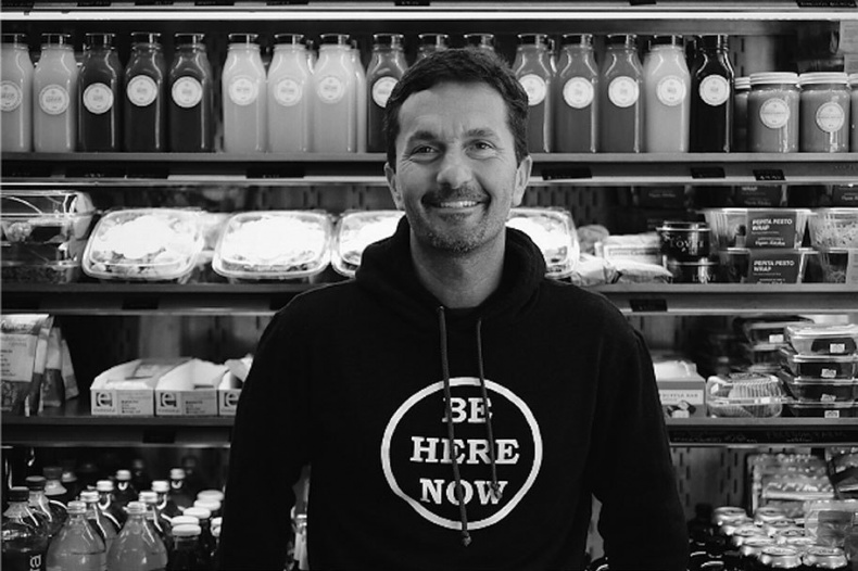 Иллюстрация к книге — Я забыл умереть [i_003.jpg]