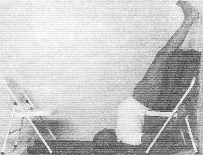 Иллюстрация к книге — Новая йога для тех, кому за 50: обратите вспять процессы старения. Руководство по йоге для людей среднего и старшего возраста [image101.jpg]