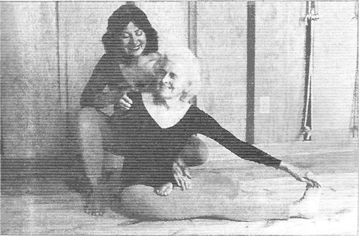 Иллюстрация к книге — Новая йога для тех, кому за 50: обратите вспять процессы старения. Руководство по йоге для людей среднего и старшего возраста [image2.jpg]