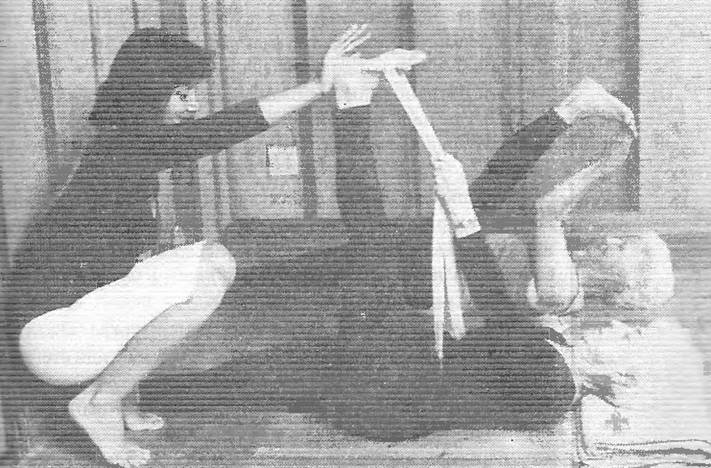 Иллюстрация к книге — Новая йога для тех, кому за 50: обратите вспять процессы старения. Руководство по йоге для людей среднего и старшего возраста [image30.jpg]