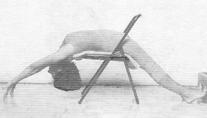 Иллюстрация к книге — Новая йога для тех, кому за 50: обратите вспять процессы старения. Руководство по йоге для людей среднего и старшего возраста [image66.jpg]