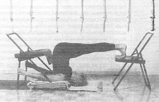 Иллюстрация к книге — Новая йога для тех, кому за 50: обратите вспять процессы старения. Руководство по йоге для людей среднего и старшего возраста [image71.jpg]