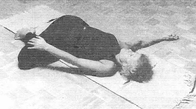 Иллюстрация к книге — Новая йога для тех, кому за 50: обратите вспять процессы старения. Руководство по йоге для людей среднего и старшего возраста [image76.jpg]