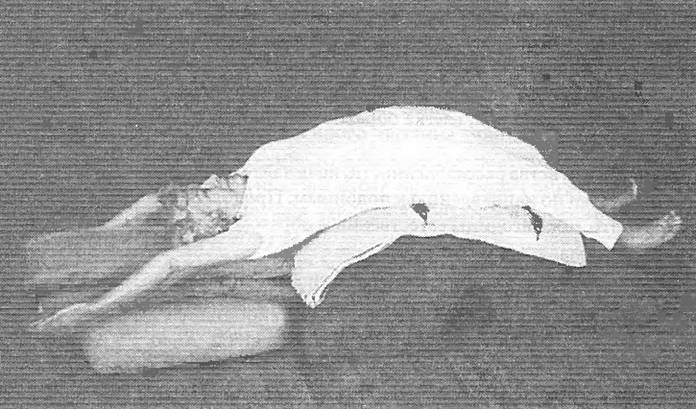 Иллюстрация к книге — Новая йога для тех, кому за 50: обратите вспять процессы старения. Руководство по йоге для людей среднего и старшего возраста [image93.jpg]