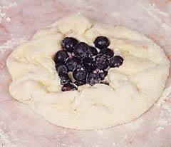 Иллюстрация к книге — Кулинарная коллекция. Шаг за шагом [desserts_06_3.jpg]