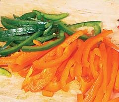 Иллюстрация к книге — Кулинарная коллекция. Шаг за шагом [snacks_40_1.jpg]