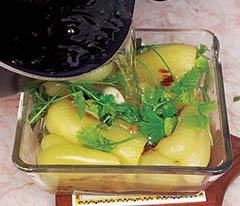 Иллюстрация к книге — Кулинарная коллекция. Шаг за шагом [snacks_44_4.jpg]