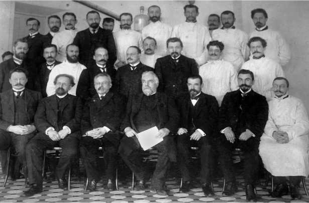 Иллюстрация к книге — Русская и советская кухня в лицах. Непридуманная история [i_102.jpg]