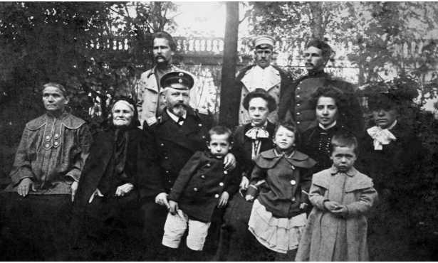 Иллюстрация к книге — Русская и советская кухня в лицах. Непридуманная история [i_111.jpg]