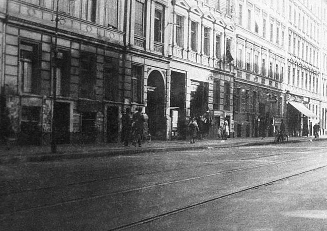 Иллюстрация к книге — Тяжелые бои на Восточном фронте [i_001.jpg]