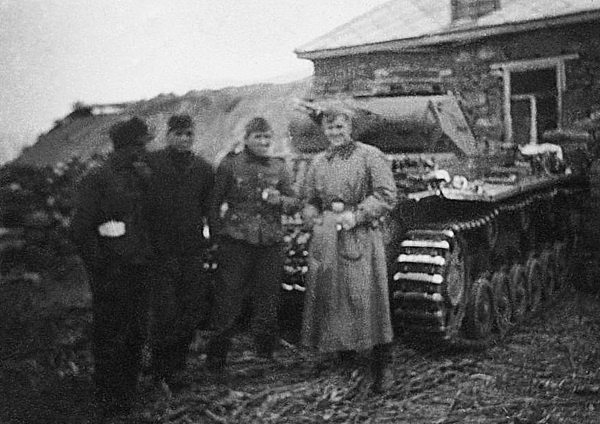 Иллюстрация к книге — Тяжелые бои на Восточном фронте [i_003.jpg]