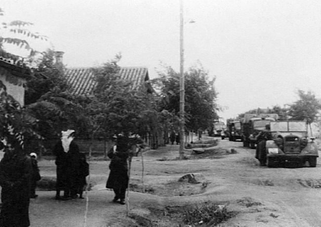 Иллюстрация к книге — Тяжелые бои на Восточном фронте [i_014.jpg]