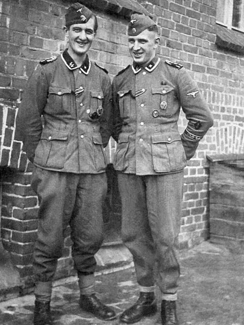 Иллюстрация к книге — Тяжелые бои на Восточном фронте [i_024.jpg]