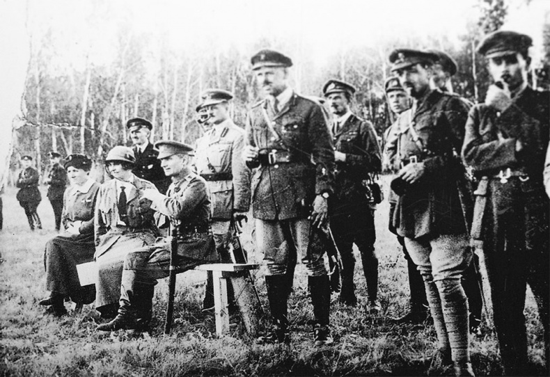 Иллюстрация к книге — Белая Сибирь. Внутренняя война 1918-1920 [_2.jpg]