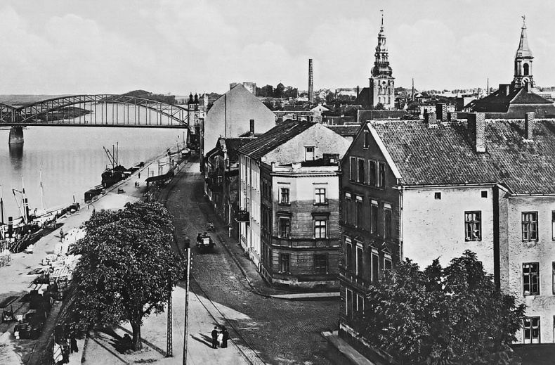 Иллюстрация к книге — Золотая тень Кёнигсберга [i_107.jpg]