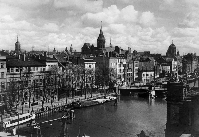 Иллюстрация к книге — Прогулки по Кенигсбергу [i_013.jpg]