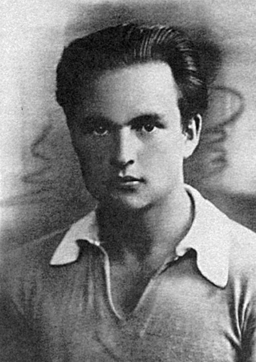 Иллюстрация к книге — XX век как жизнь. Воспоминания [i_007.jpg]