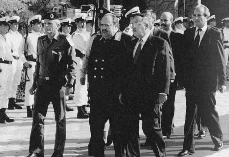 Иллюстрация к книге — XX век как жизнь. Воспоминания [i_015.jpg]