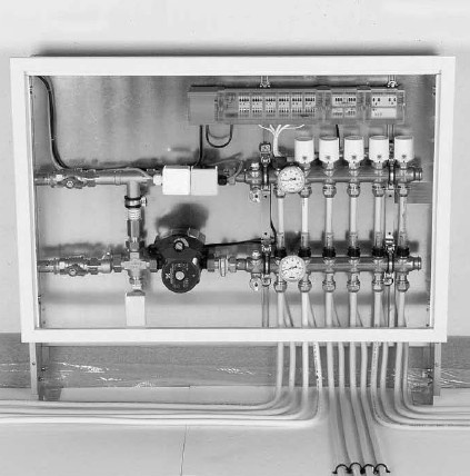 Иллюстрация к книге — Обустройство и ремонт дома быстро и дешево. Коммуникации и интерьер своими руками всего за 2 месяца [i_093.jpg]