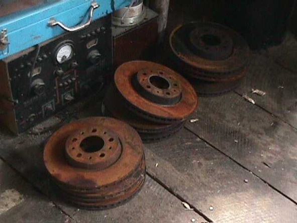 Иллюстрация к книге — Жизнь без проводов. Как изготовить ветроэлектростанцию для электроснабжения дома [i_002.jpg]