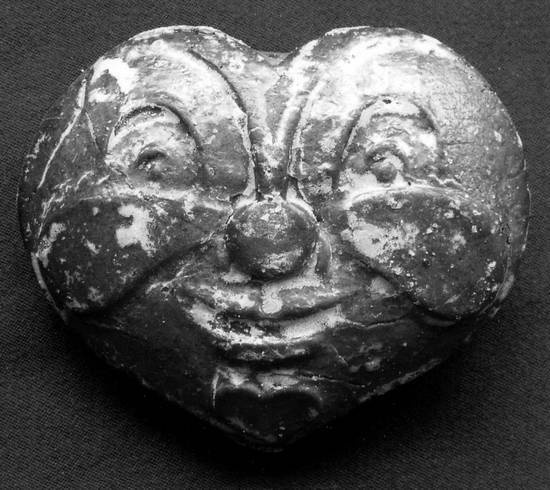 Иллюстрация к книге — Уроки искусного резчика. Вырезаем из дерева фигурки людей и животных, посуду, статуэтки [i_132.jpg]