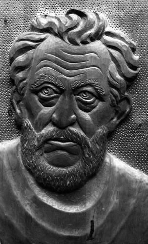 Иллюстрация к книге — Уроки искусного резчика. Вырезаем из дерева фигурки людей и животных, посуду, статуэтки [i_155.jpg]