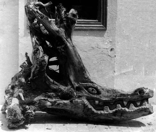 Иллюстрация к книге — Уроки искусного резчика. Вырезаем из дерева фигурки людей и животных, посуду, статуэтки [i_187.jpg]