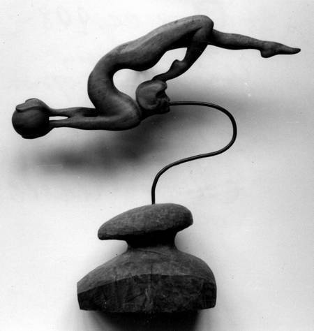 Иллюстрация к книге — Уроки искусного резчика. Вырезаем из дерева фигурки людей и животных, посуду, статуэтки [i_216.jpg]