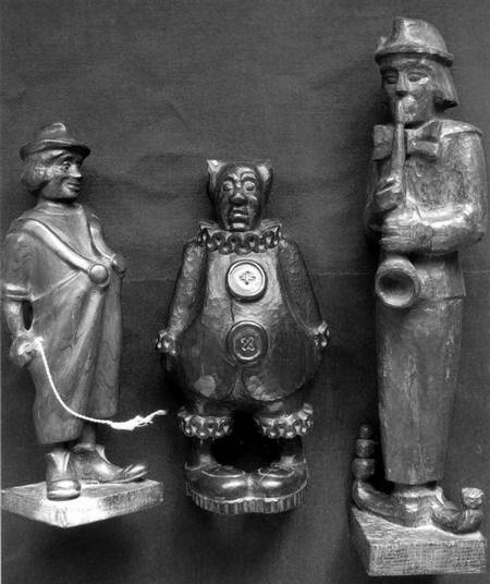 Иллюстрация к книге — Уроки искусного резчика. Вырезаем из дерева фигурки людей и животных, посуду, статуэтки [i_220.jpg]