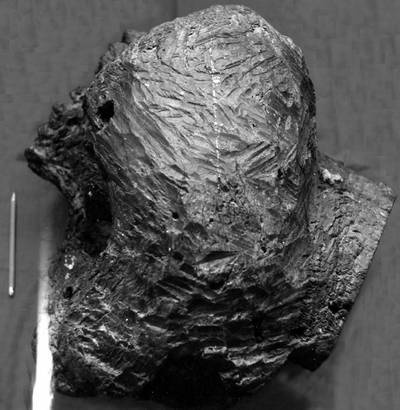 Иллюстрация к книге — Уроки искусного резчика. Вырезаем из дерева фигурки людей и животных, посуду, статуэтки [i_311.jpg]