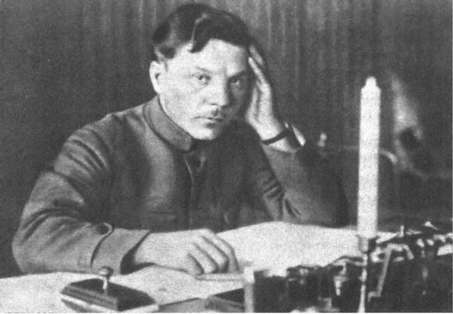 Иллюстрация к книге — Клим Ворошилов. Первый Маршал страны Советов. Друг Сталина, враг Хрущева [i_008.jpg]