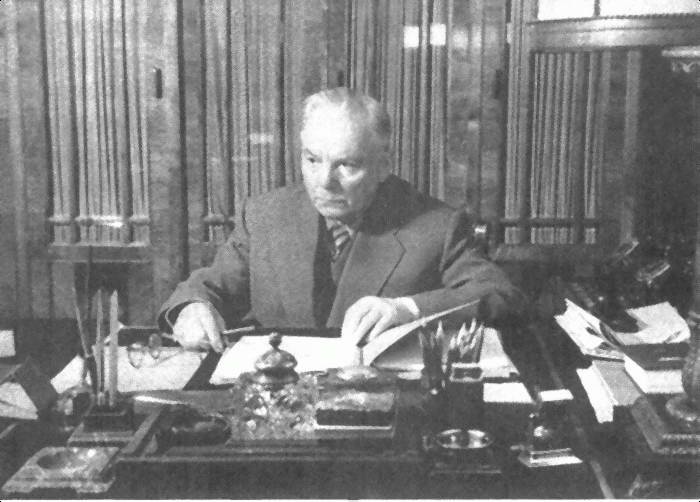 Иллюстрация к книге — Клим Ворошилов. Первый Маршал страны Советов. Друг Сталина, враг Хрущева [i_028.jpg]