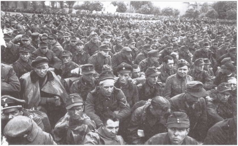 Иллюстрация к книге — Охотники за партизанами. Бригада Дирлевангера [i_043.jpg]