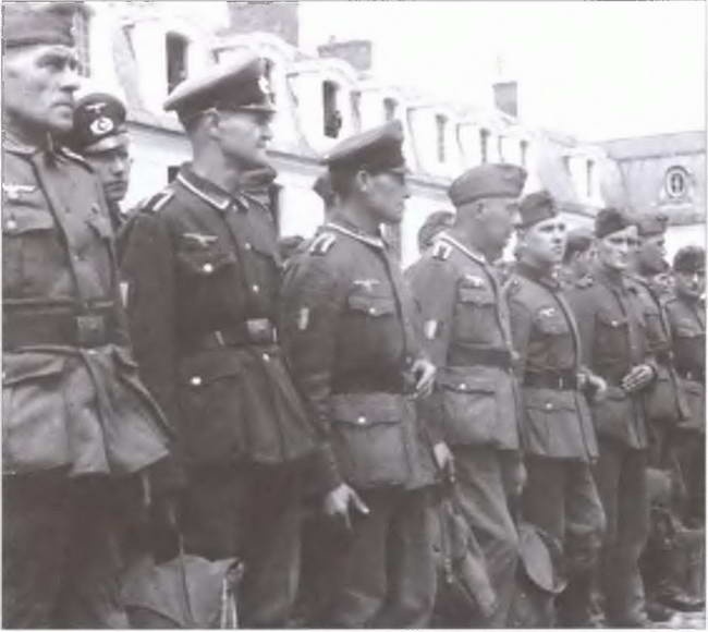 Иллюстрация к книге — Французский легион на службе Гитлеру. 1941-1944 гг. [i_030.jpg]