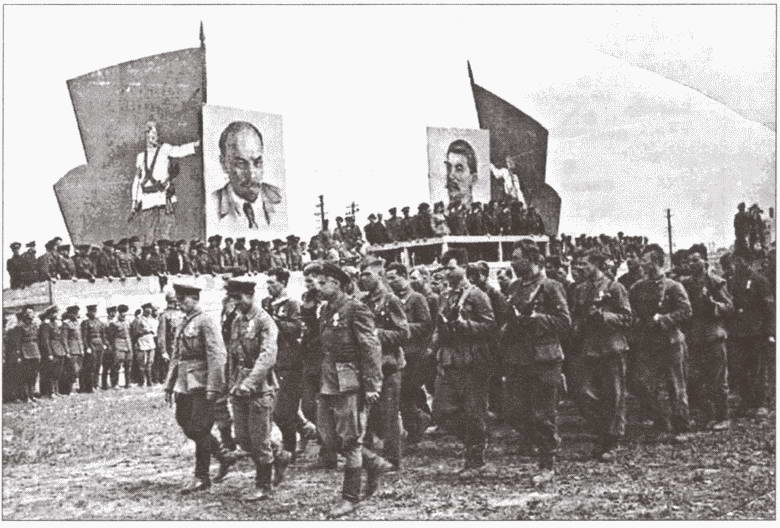 Иллюстрация к книге — Ржевская дуга генерала Белова [i_040.jpg]