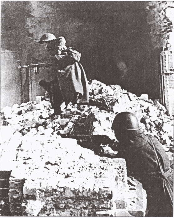 Иллюстрация к книге — Ржевская дуга генерала Белова [i_048.jpg]