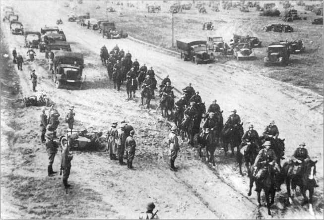 Иллюстрация к книге — Wehrmacht. Сухопутные войска III Рейха [i_022.jpg]