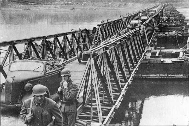 Иллюстрация к книге — Wehrmacht. Сухопутные войска III Рейха [i_027.jpg]